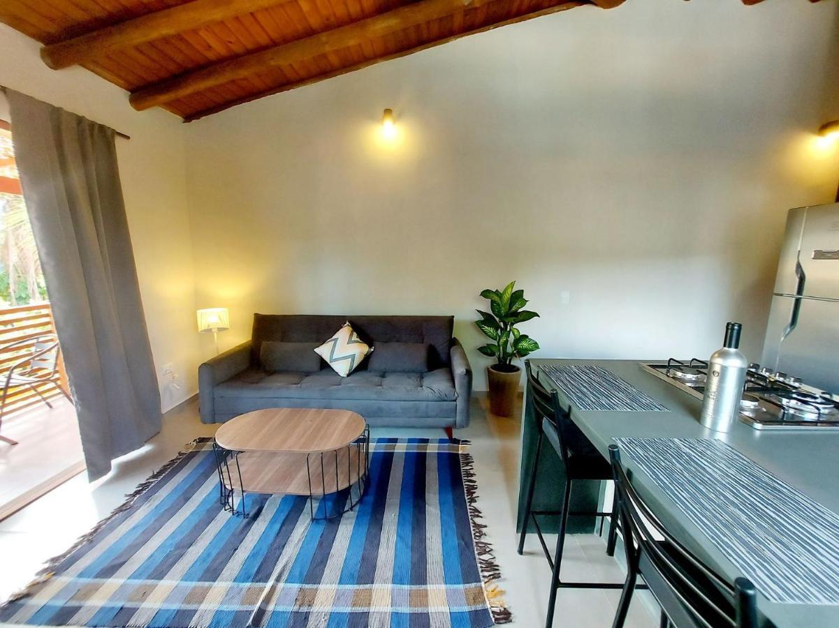 Mamanguá - Flat com Piscina, 50mts da praia, cozinha gourmet, churrasqueira privativa, ar con, WiFi, netflix, garagem Parati Esterno foto