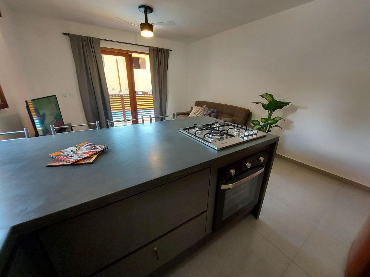 Mamanguá - Flat com Piscina, 50mts da praia, cozinha gourmet, churrasqueira privativa, ar con, WiFi, netflix, garagem Parati Esterno foto